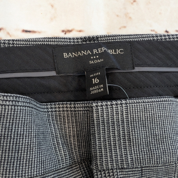 SALE Banana Republic Sloan Slim Ankle Black and Gray Plaid Pants - Picture 7 of 7